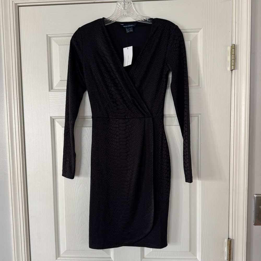 French Connection Black Long-Sleeve snake jacquard wrap dress size 0 NEW
